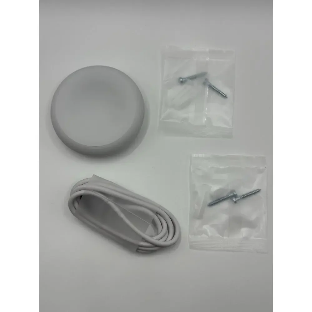Noorio Spotlight Cam B210 Wire-Free Outdoor Security Camera